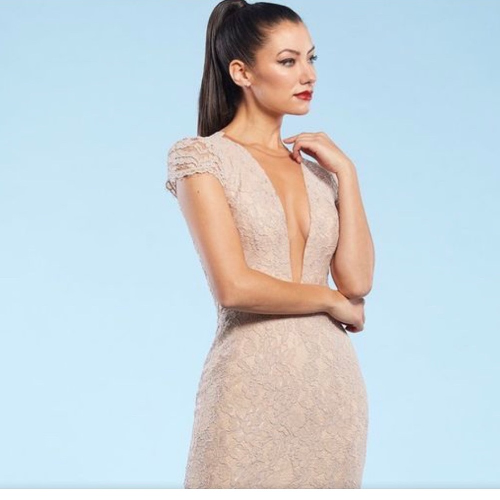Dress the Population Peach Lace Aline mini dress Cap Sleeve Sequins Size M NWOT